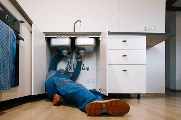 Professional Emergency Plumber technician working in Manlius, NY